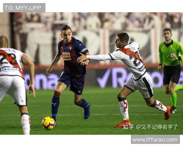 西甲焦点战曼城大胜巴萨争议判罚引发全场热议