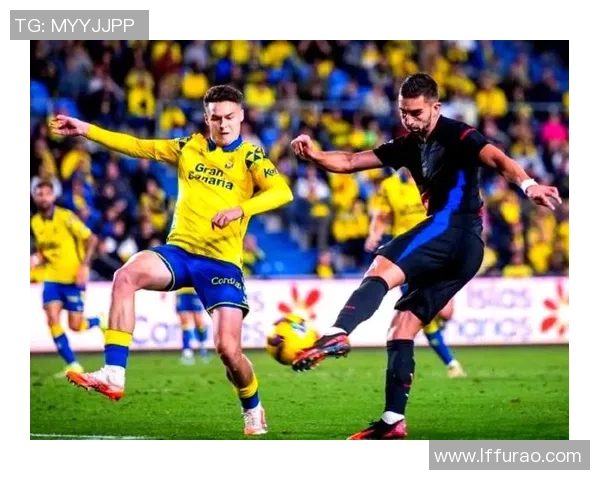 欧联杯巴萨强势3-0战胜莱比锡争议判罚引发全场热议