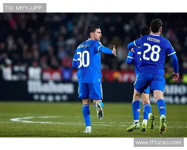 英超激战：里昂与皇马战成平局绝杀时刻震撼全场解析