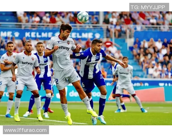 西甲激情对决巴黎圣日耳曼大胜里昂引发全场狂欢与热议 西甲激情对决巴黎圣日耳曼大胜里昂引发全场狂欢与热议