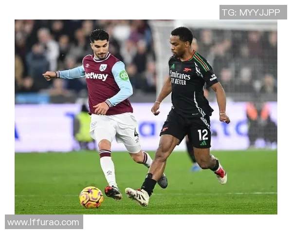 世界杯精彩对决本菲卡与阿森纳战成平局帽子戏法引发全场热潮