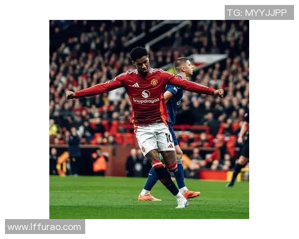 中超精彩对决曼联与那不勒斯战成平局神扑与十大进球引发全场热潮 中超精彩对决曼联与那不勒斯战成平局神扑与十大进球引发全场热潮