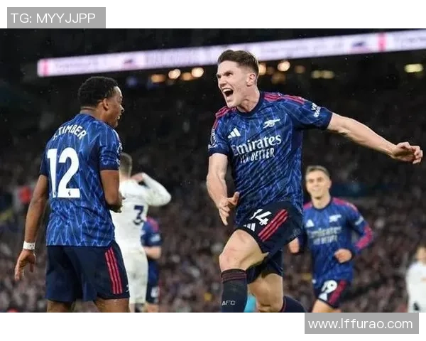 英超激战波尔图以3比0战胜皇马乌龙球引发全场狂欢点评